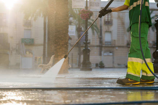 Best Gutter Cleaning  in Crestview, FL